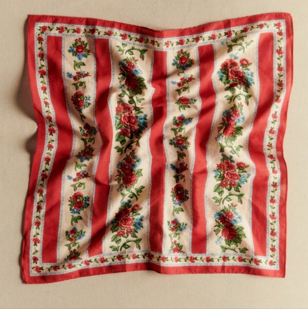 Sezane Scarf - Picture 2 of 4